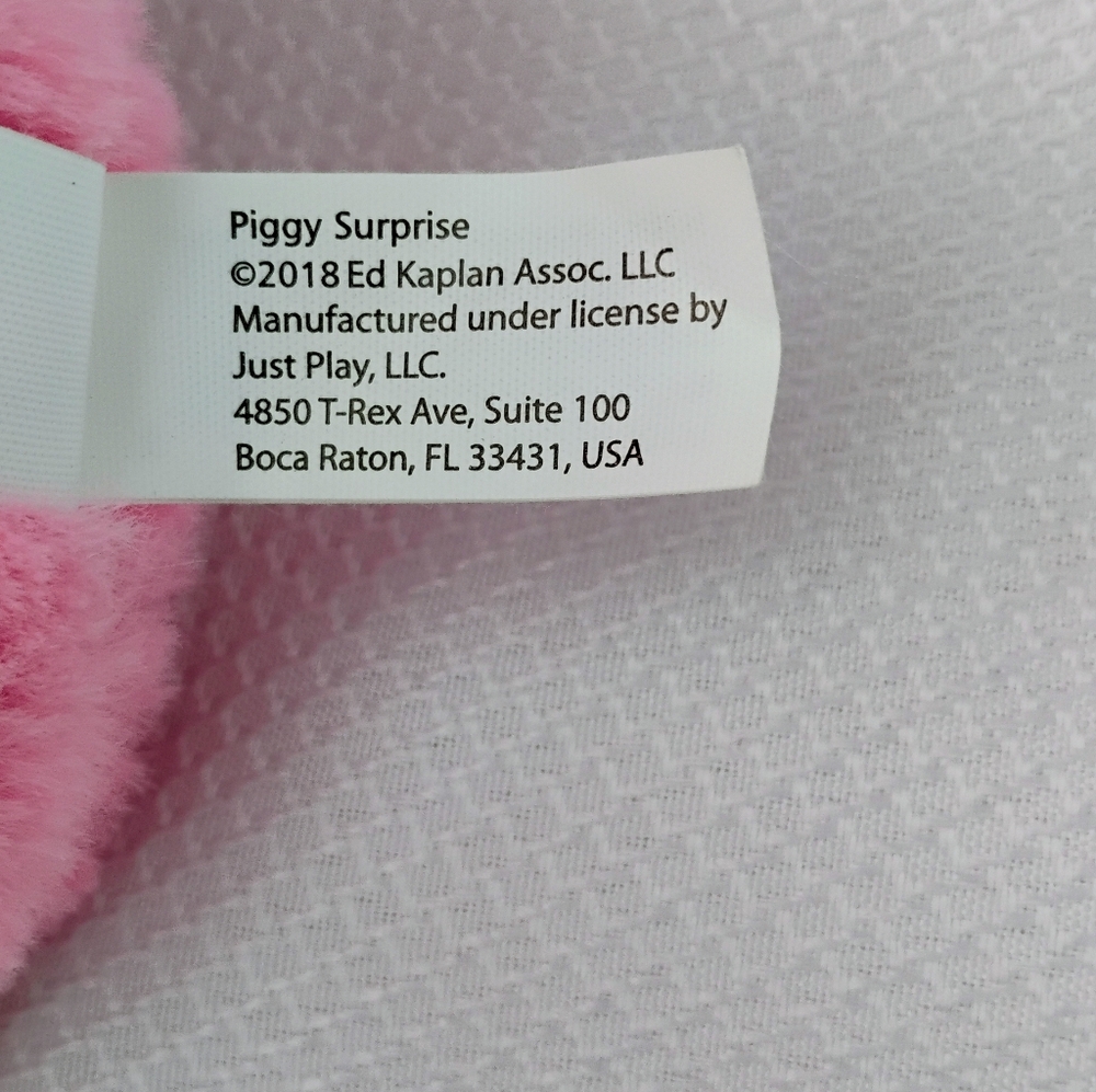 Piggy Surprise! Piper The Momma Pig With 3 Little Piglets Hidden In Her Tummy 🐷 - Picture 4 of 6